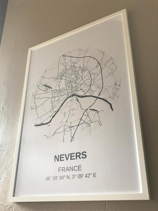 Chambre D'Hotes Le Cadran Des Chauvelles Nevers Exterior photo